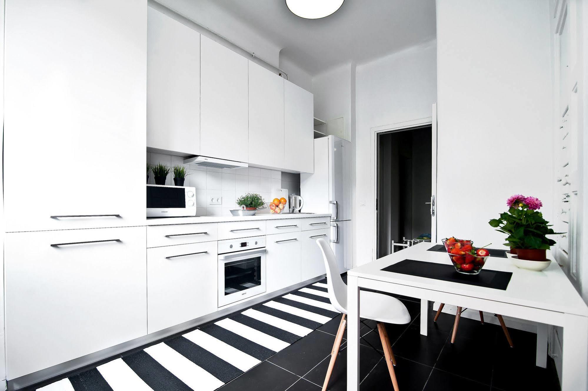Extra Hostel "Easy Kaunas" Kültér fotó